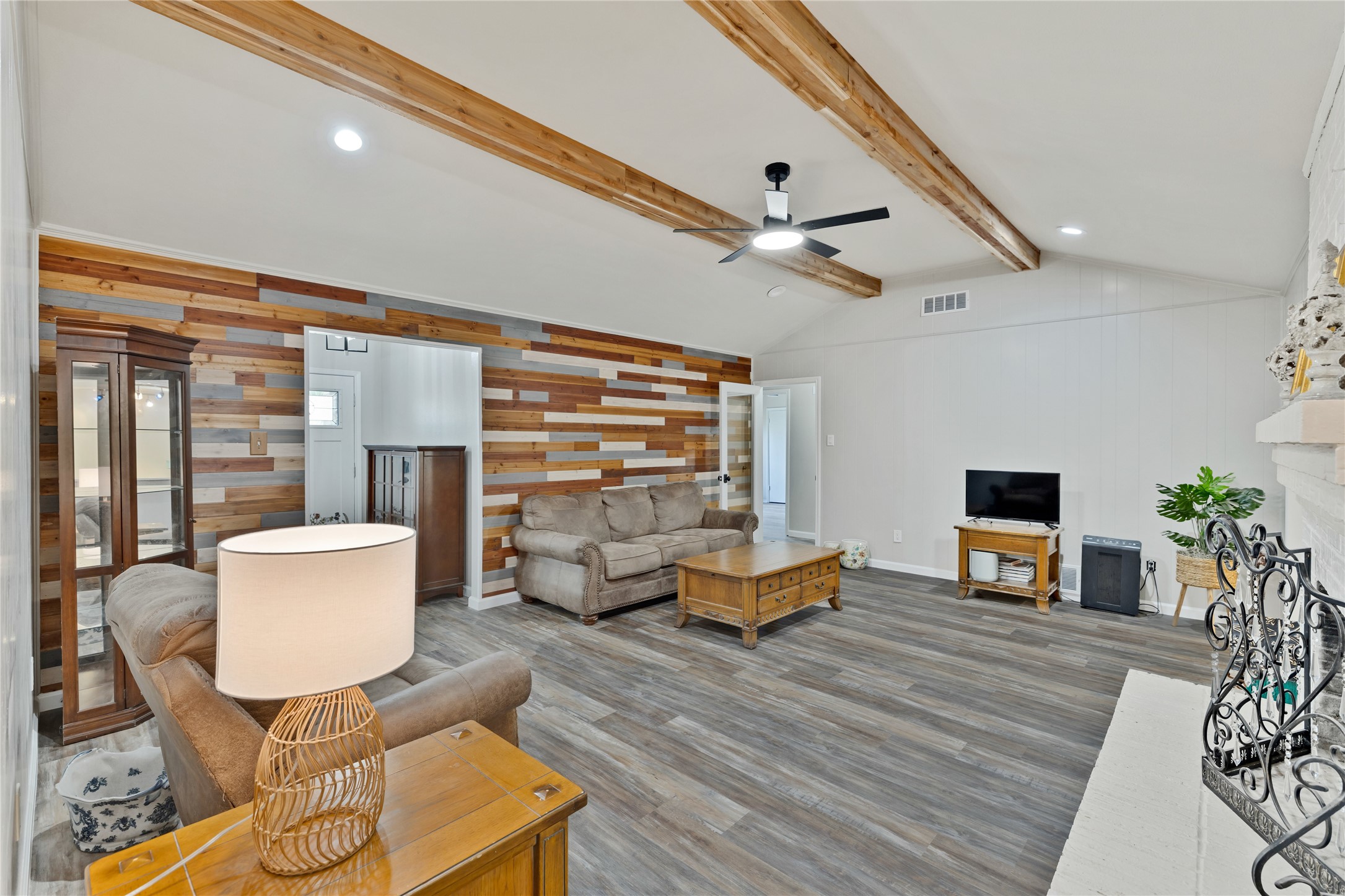 1603 Versailles Drive