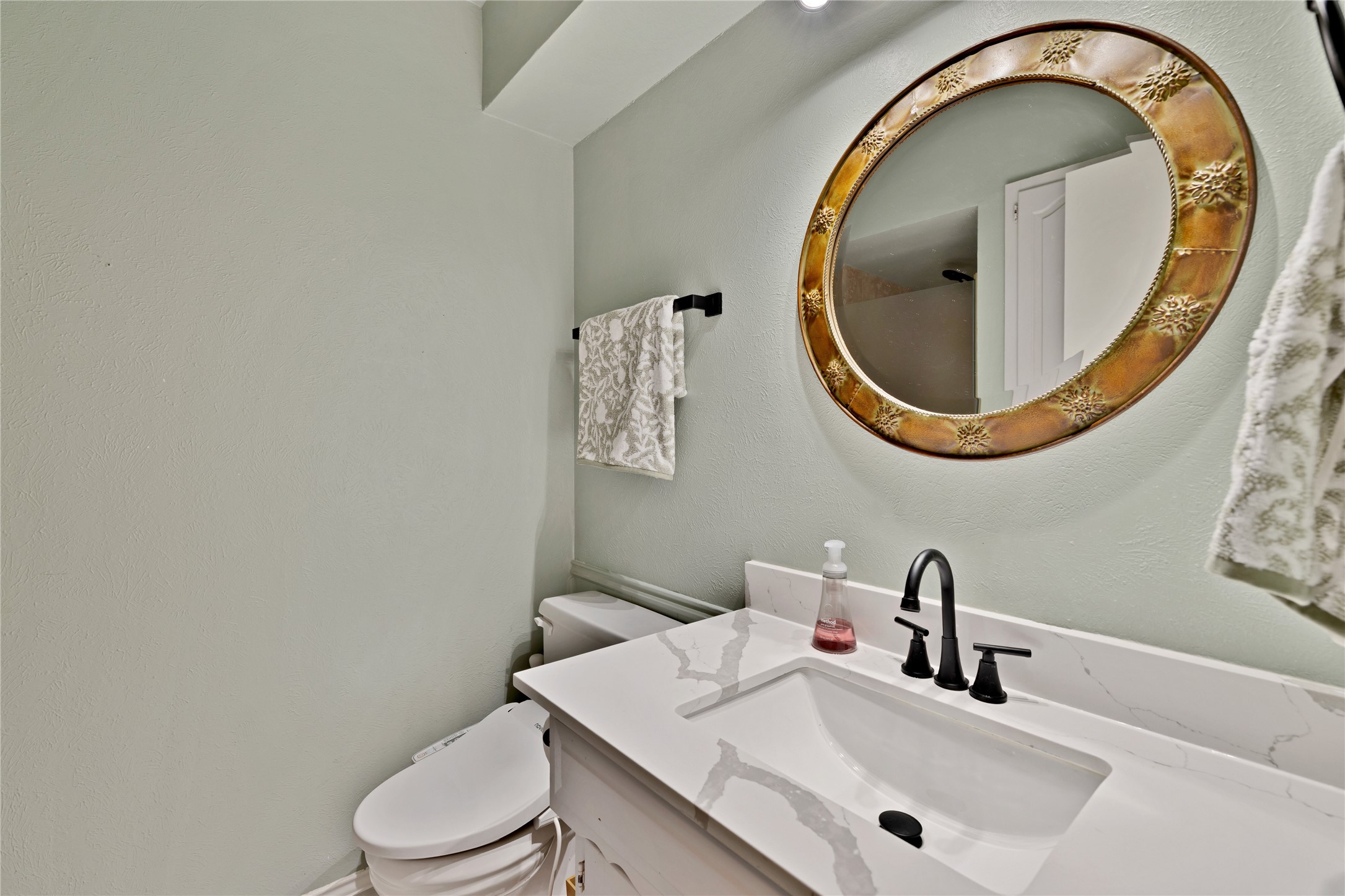 1603 Versailles Drive