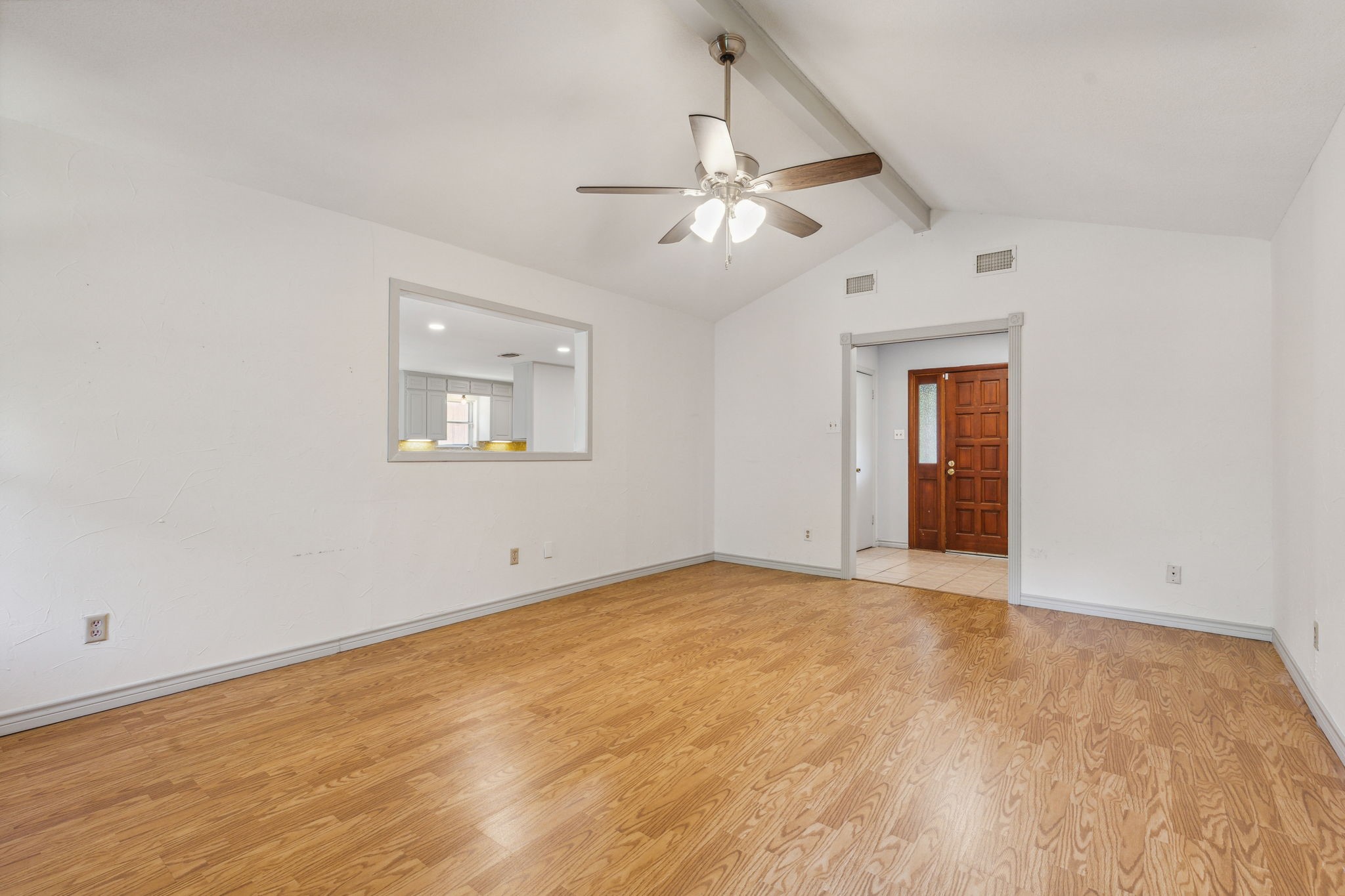 2817 Kingsbury Avenue