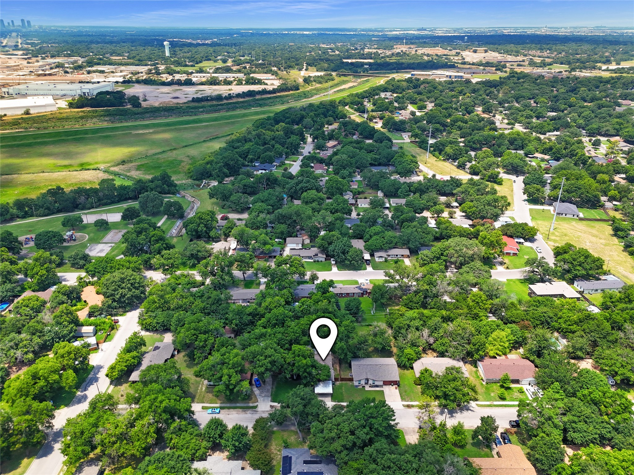 2817 Kingsbury Avenue