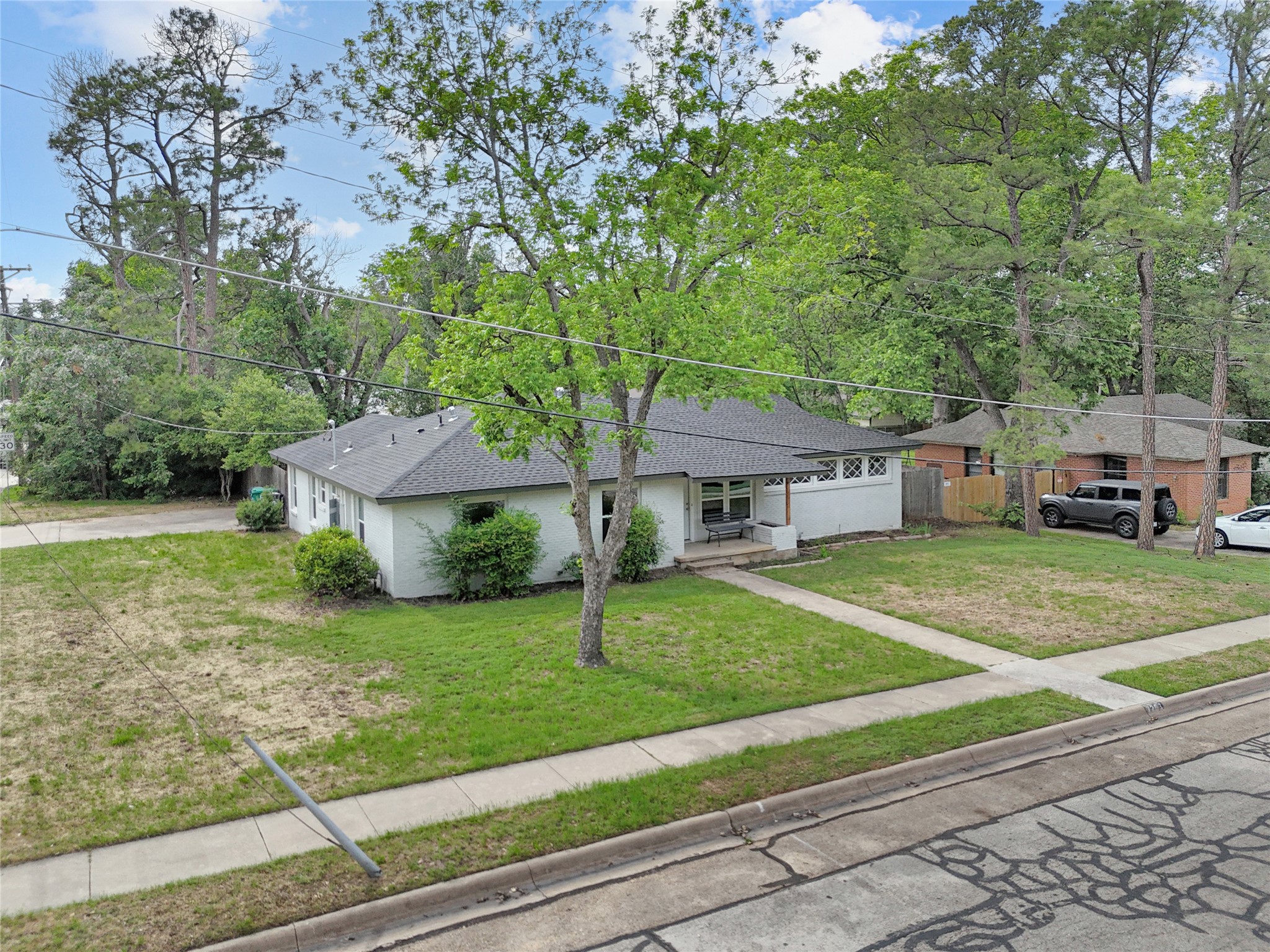 2203 Glenwood Lane