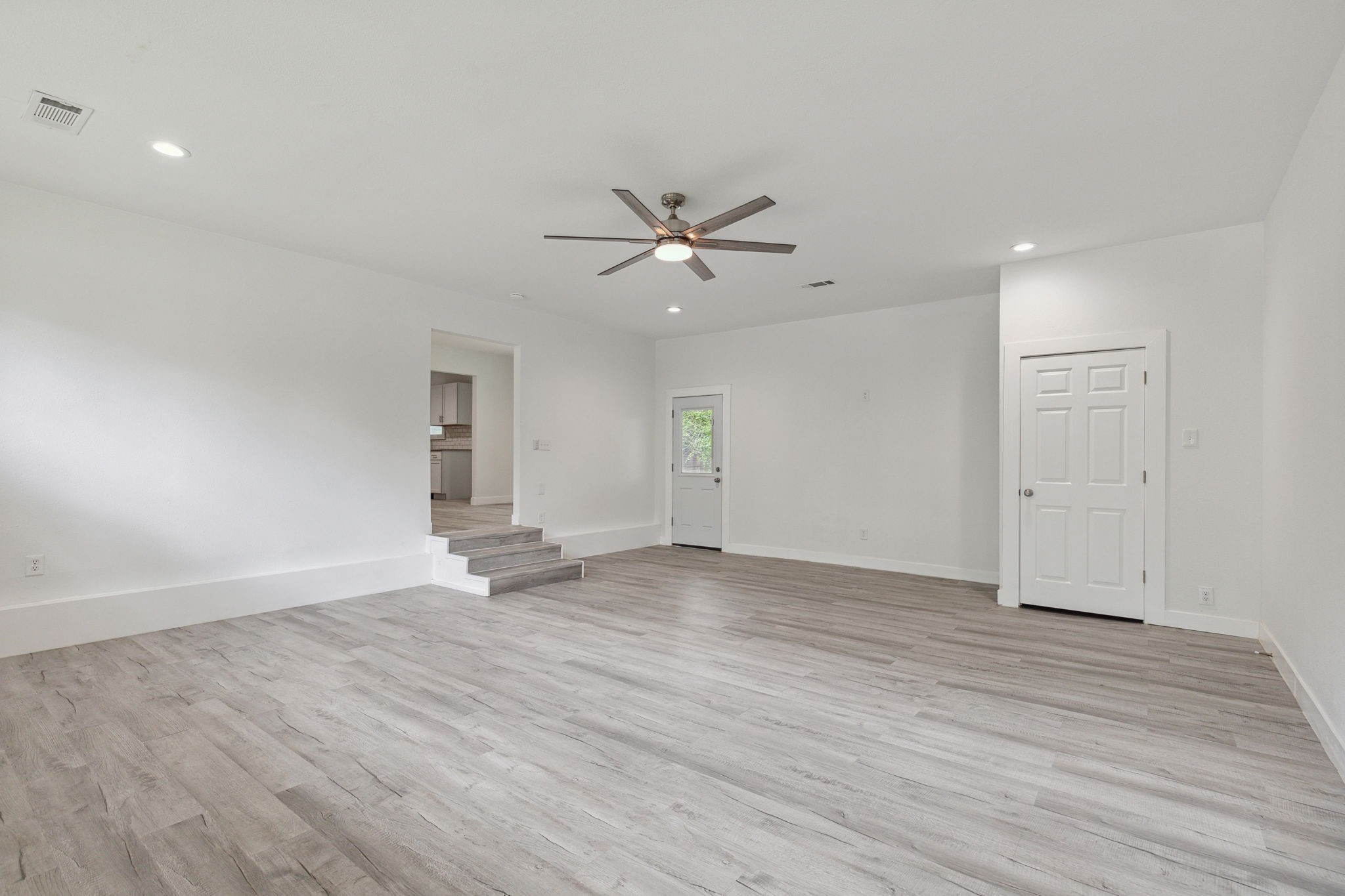 2203 Glenwood Lane