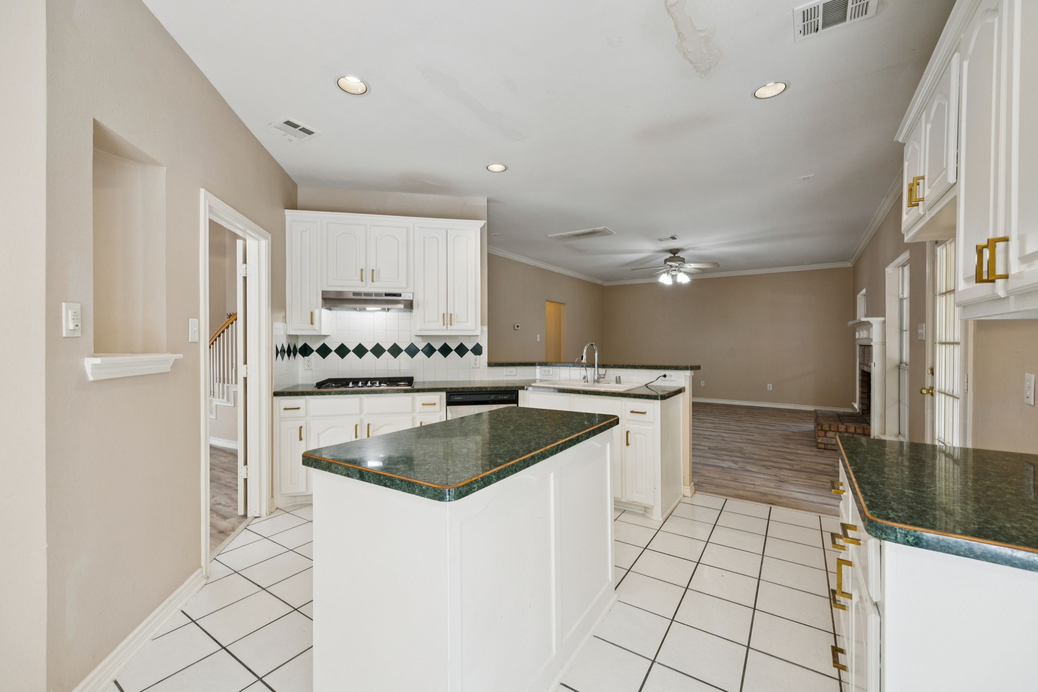 1009 Spanish Oak Drive