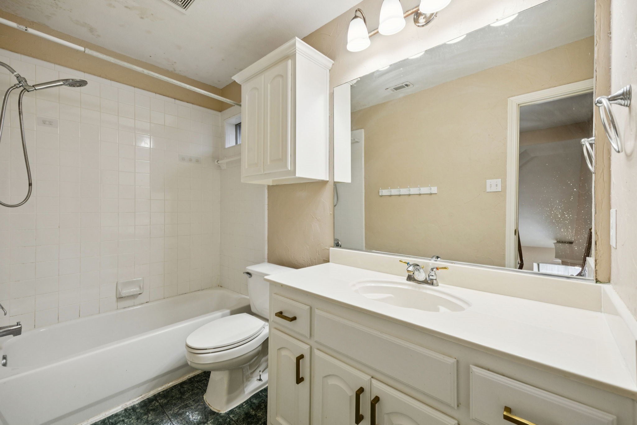 1009 Spanish Oak Drive