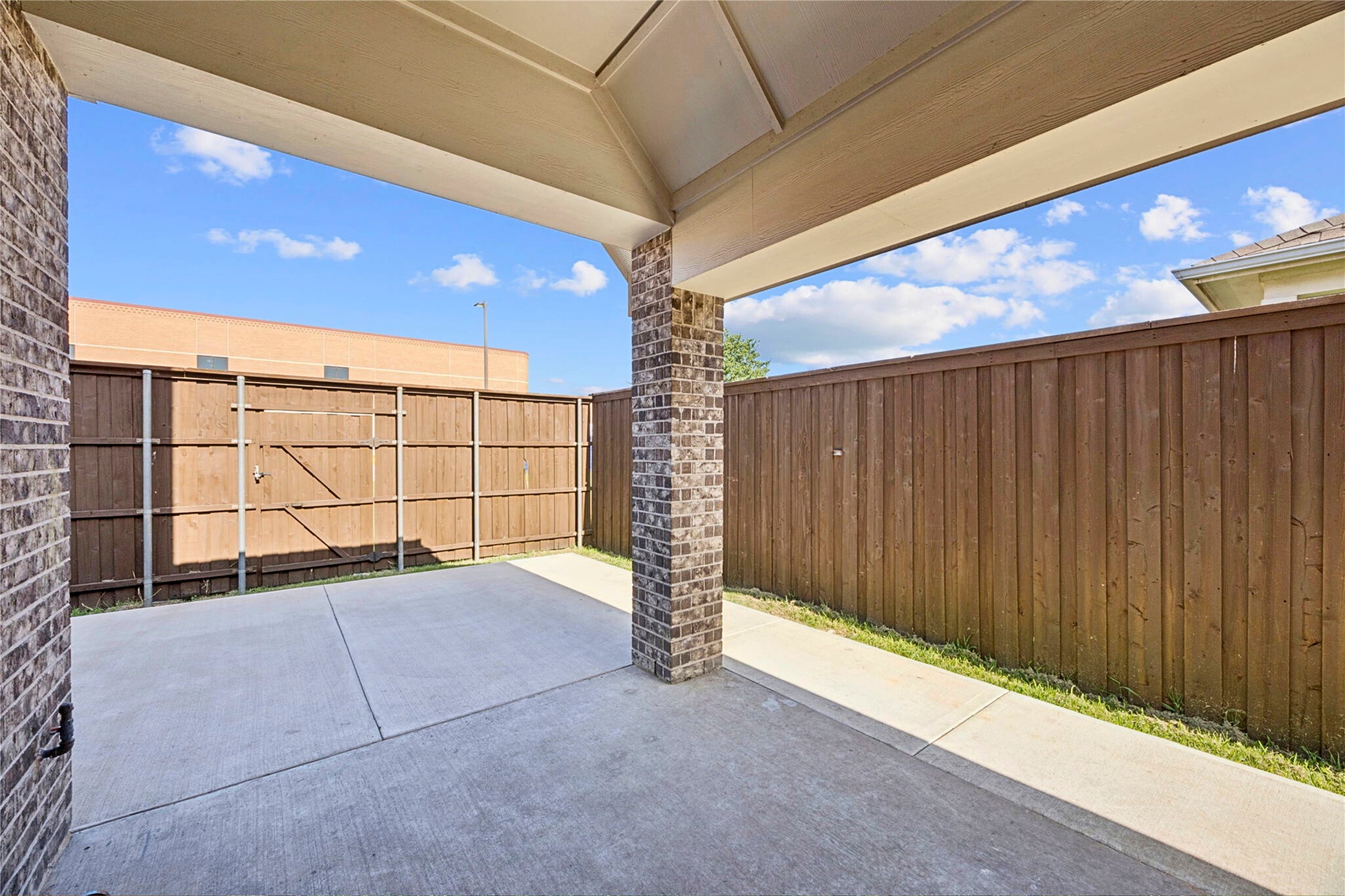 1211 Windgate Way