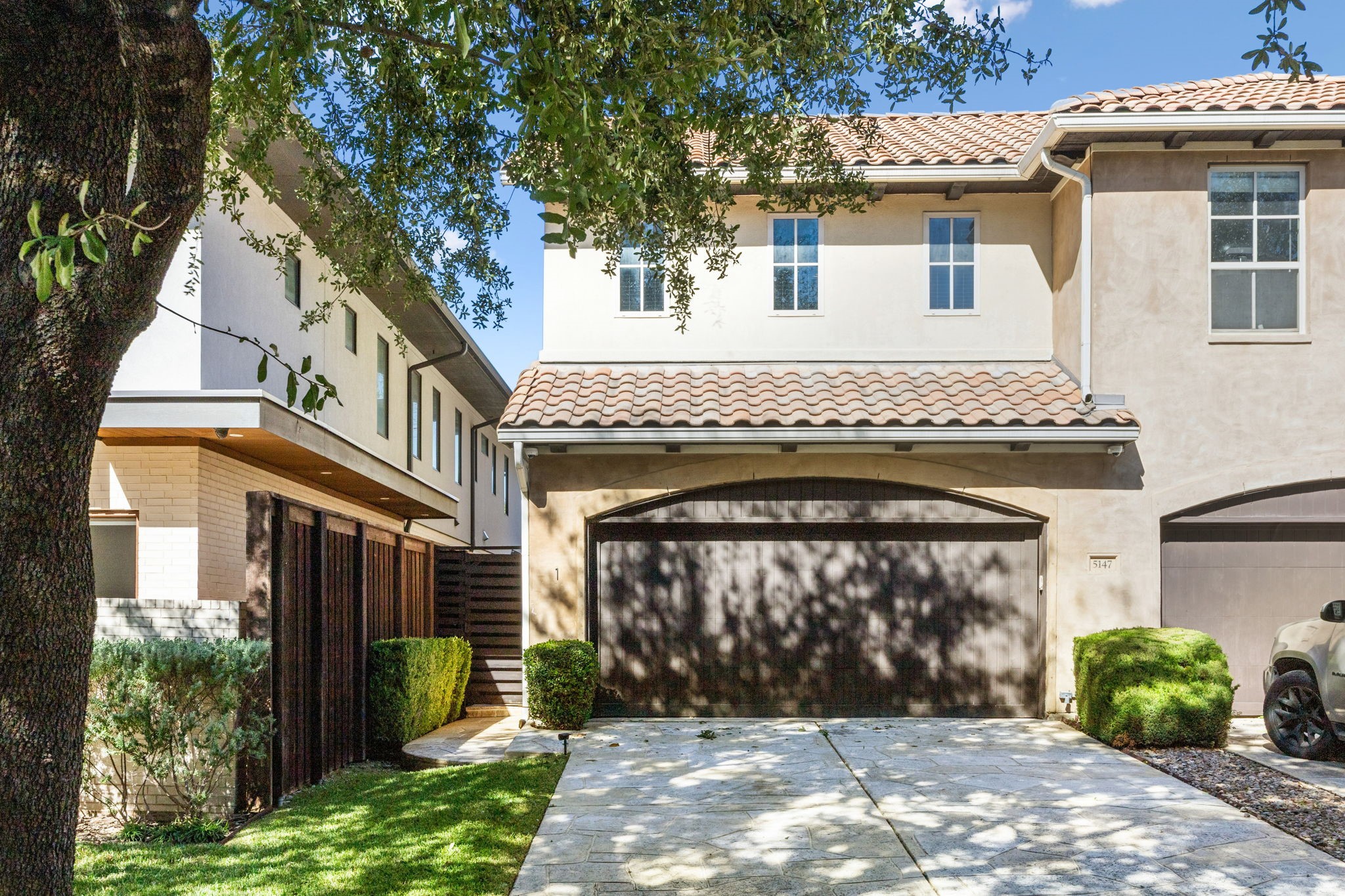 5147 Vickery Boulevard 1