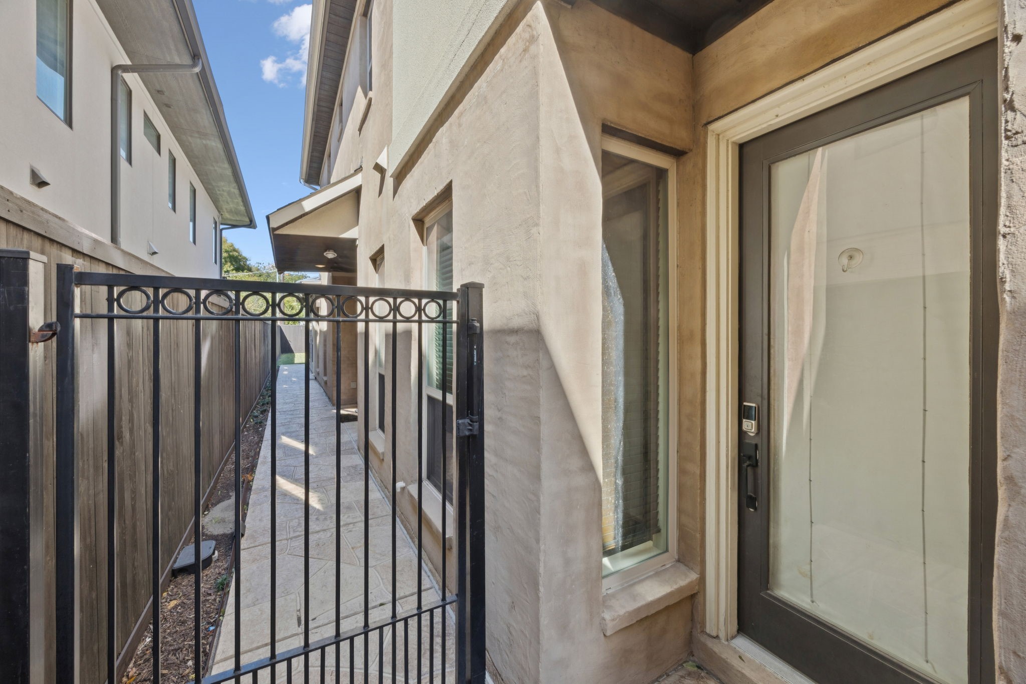 5147 Vickery Boulevard 1