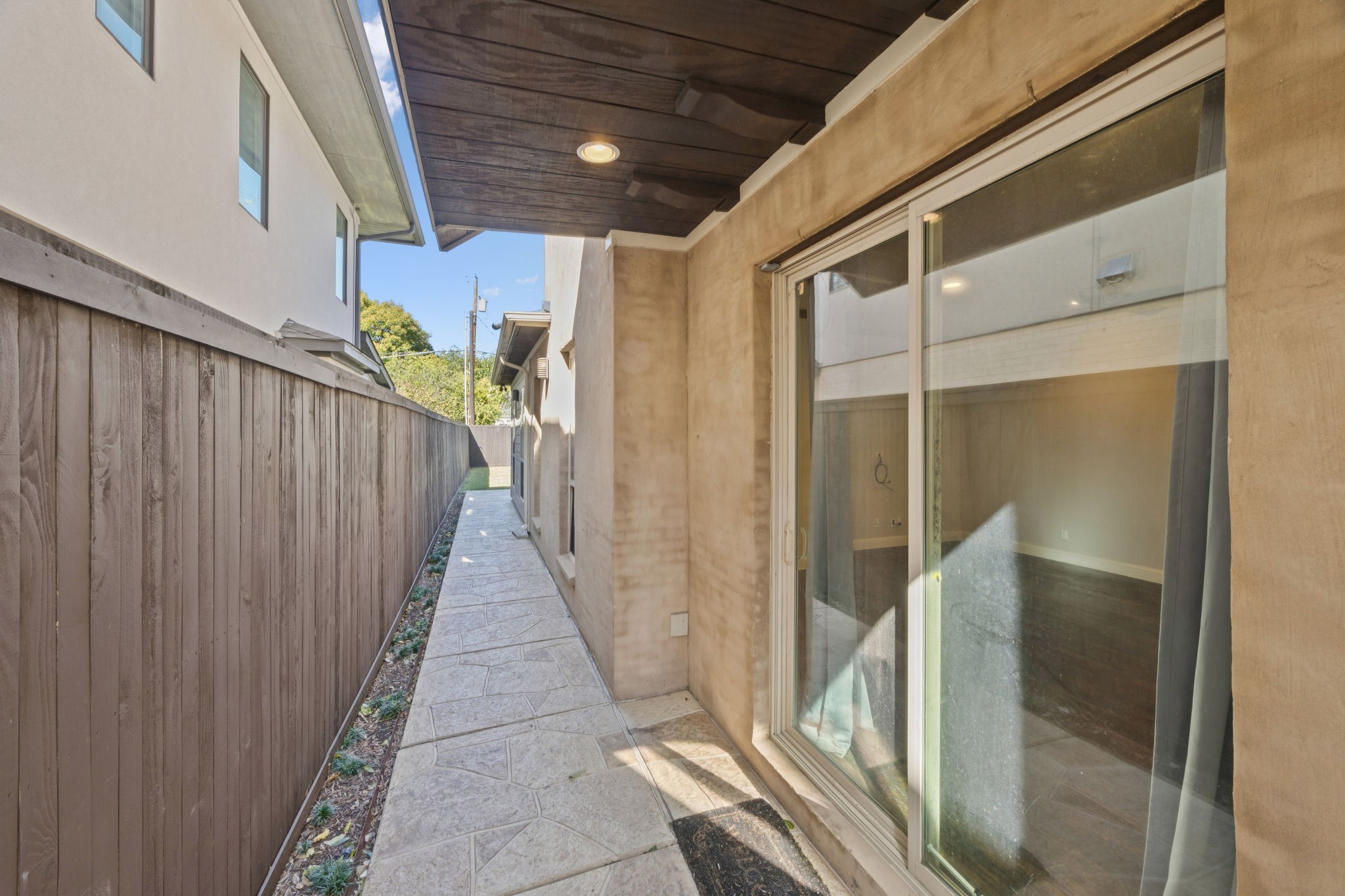 5147 Vickery Boulevard 1