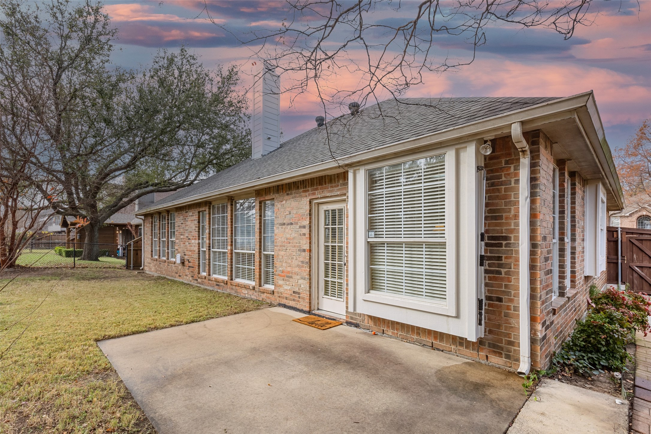 5712 Lafayette Drive