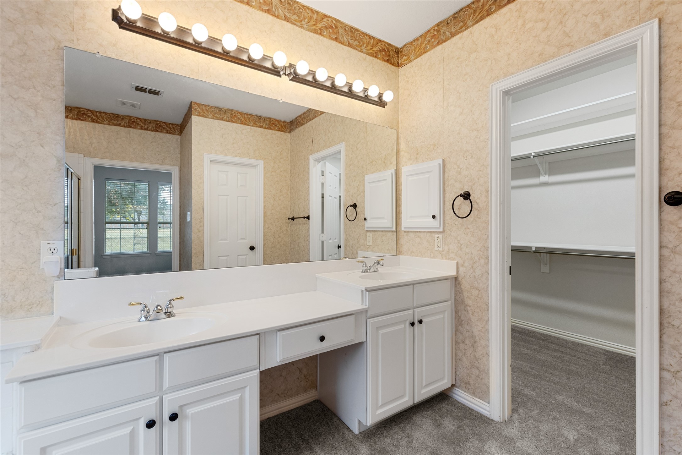 5712 Lafayette Drive