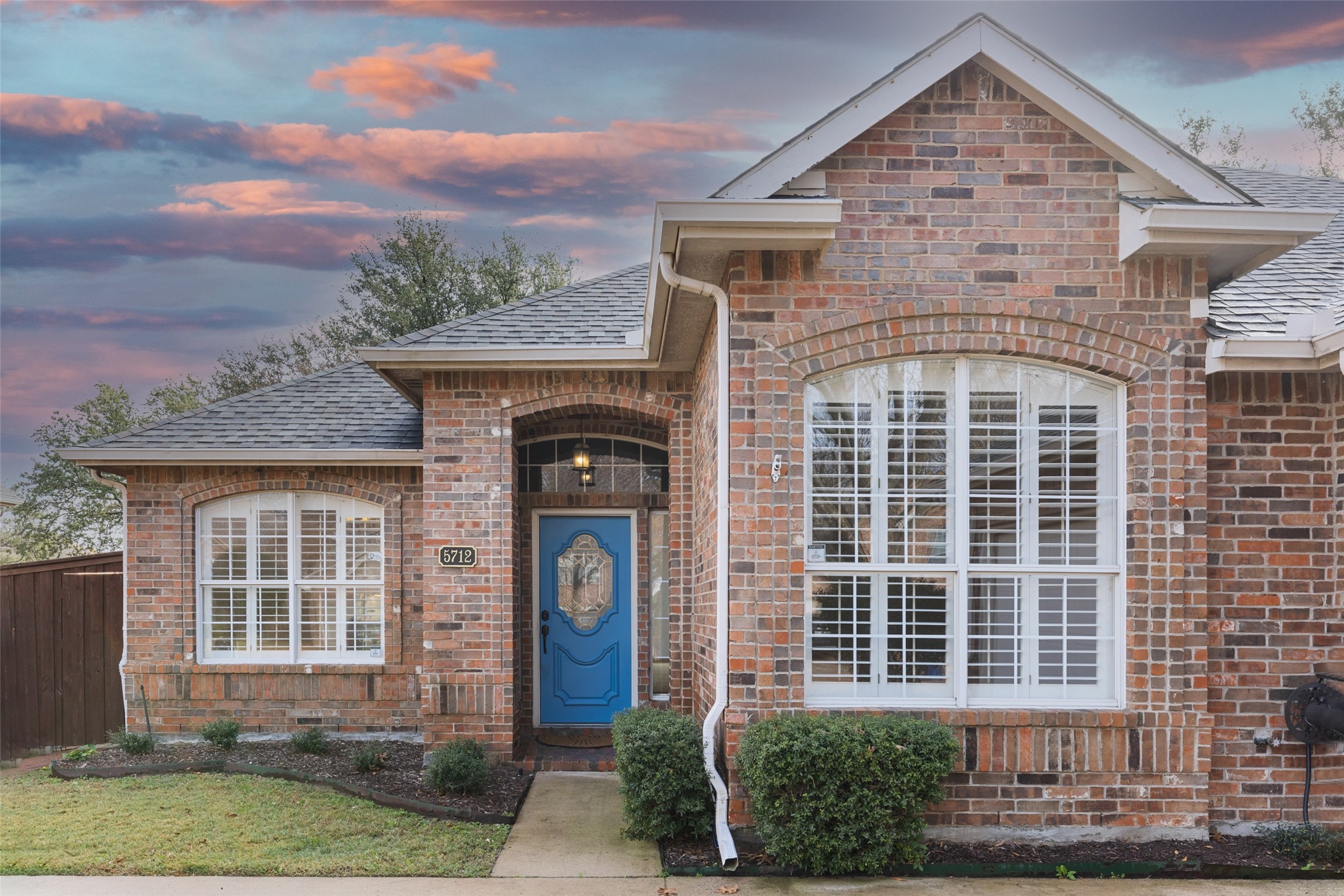 5712 Lafayette Drive