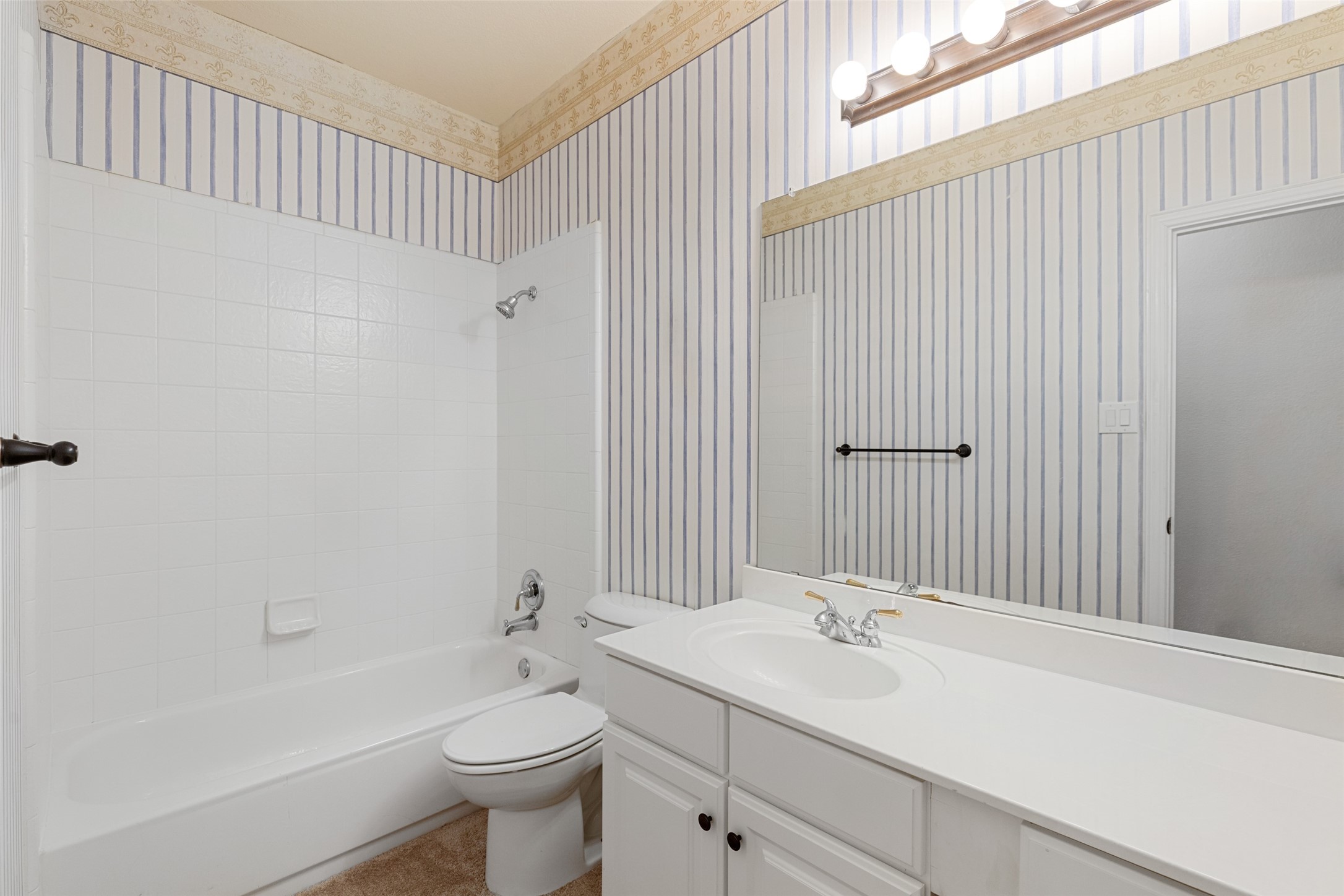 5712 Lafayette Drive