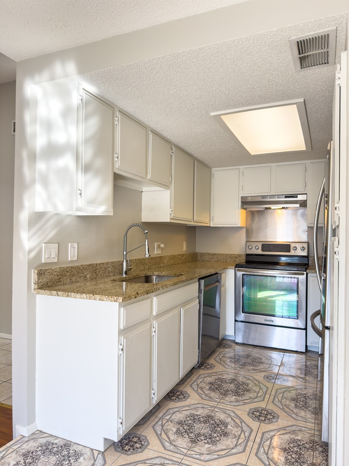 6646 E Lovers Lane 0602