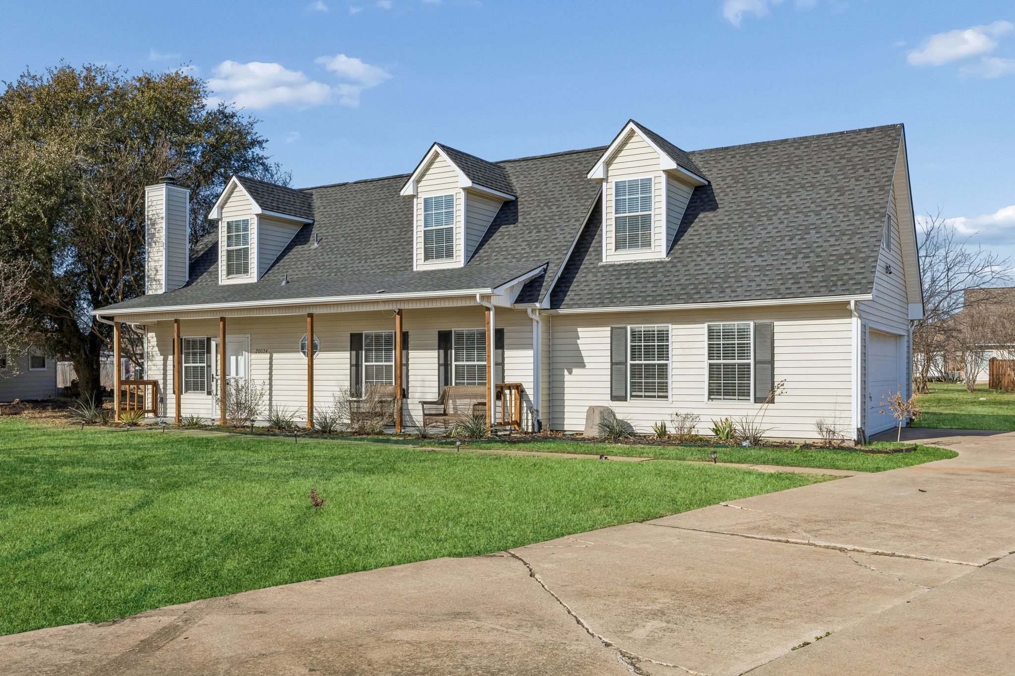 20074 Saratoga Trail