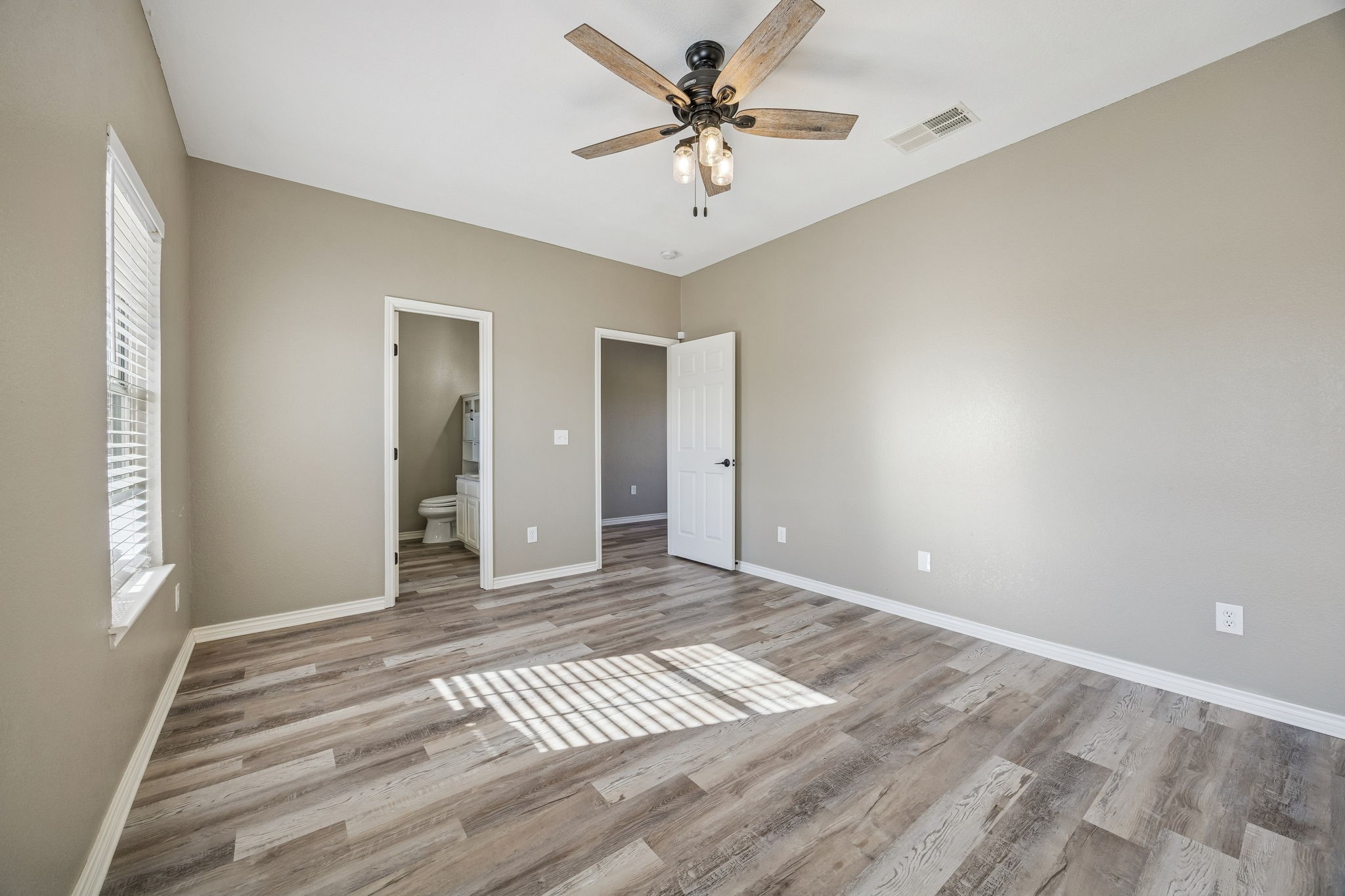 20074 Saratoga Trail