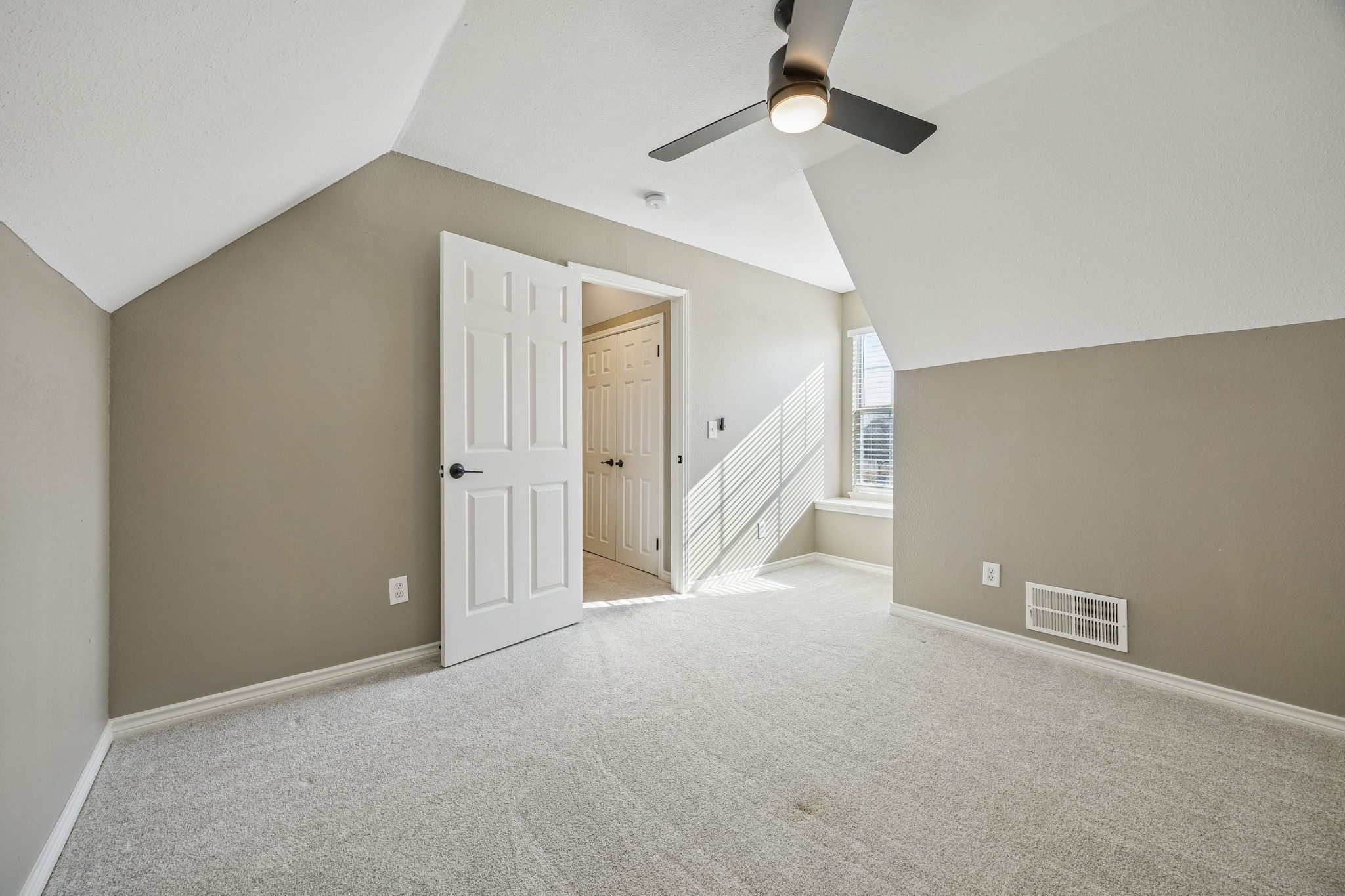 20074 Saratoga Trail