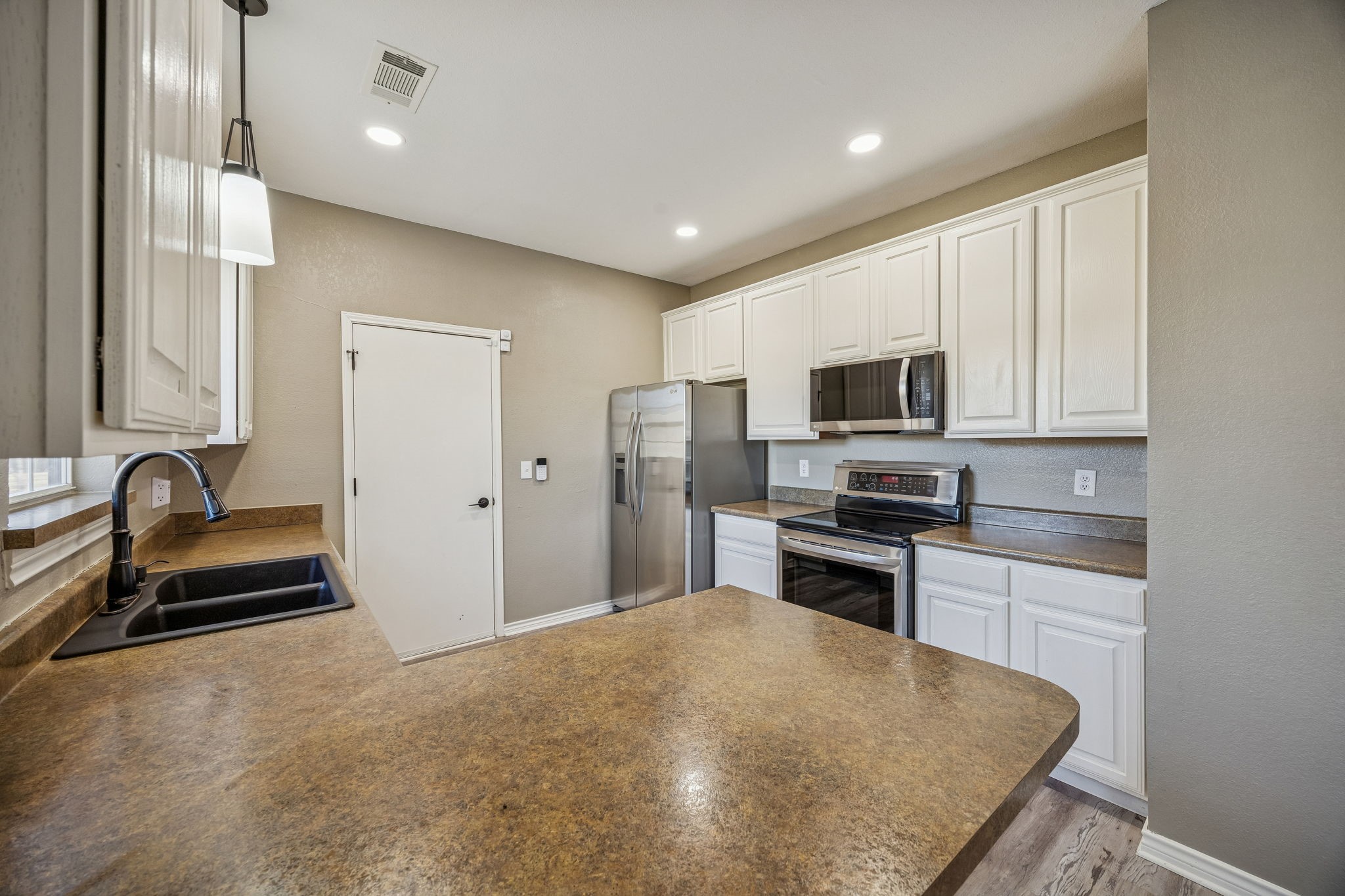 20074 Saratoga Trail