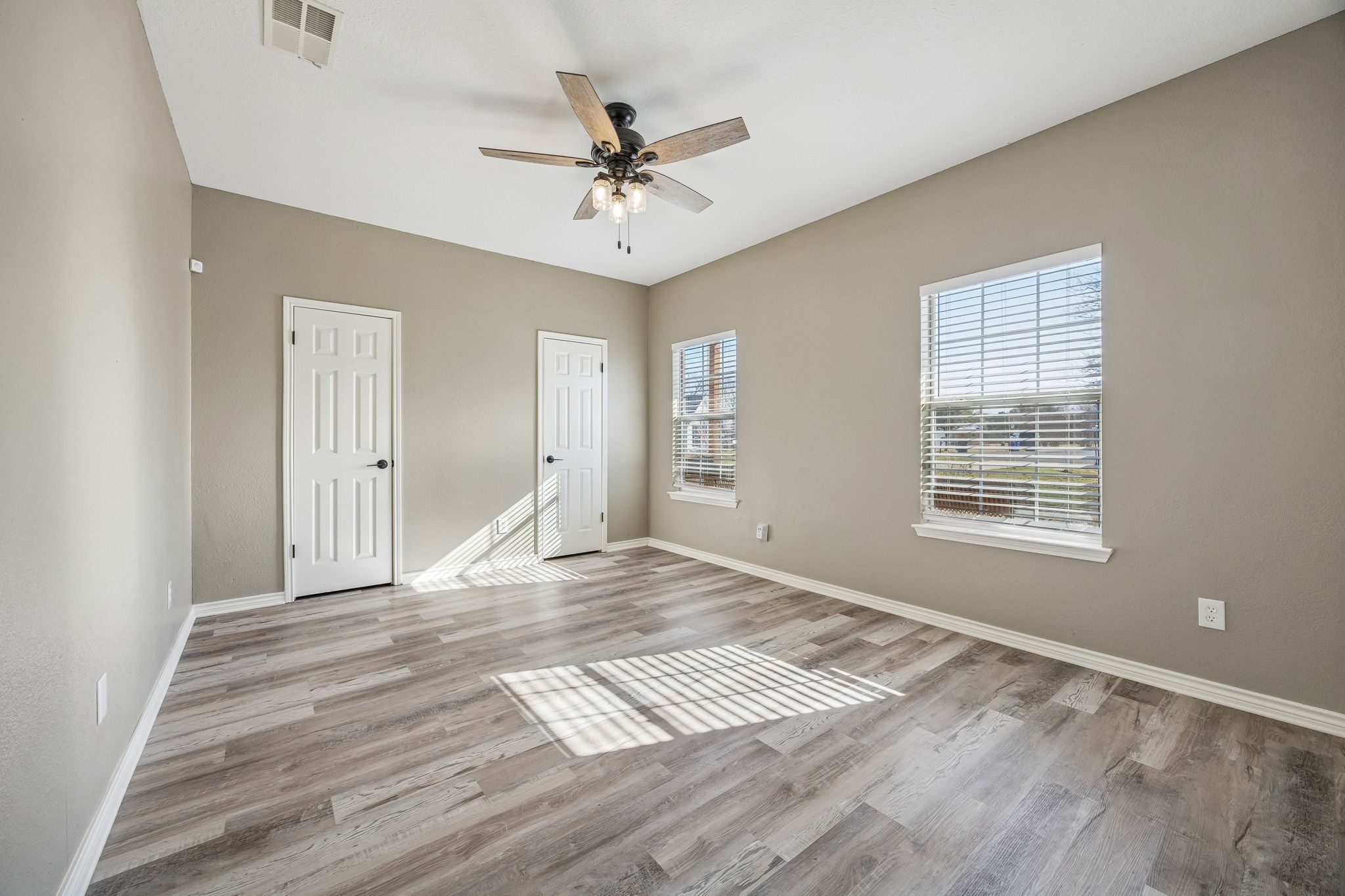 20074 Saratoga Trail