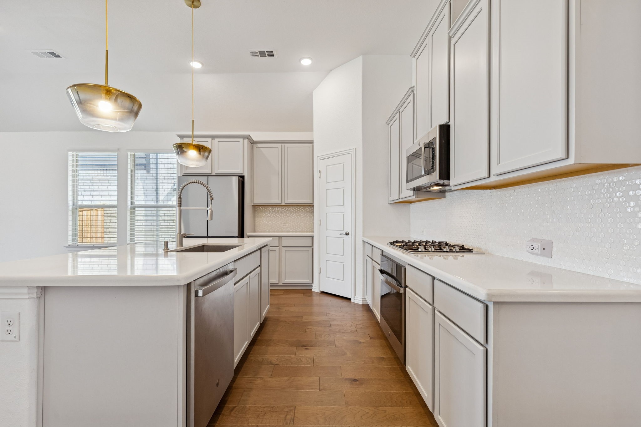 2811 Grand Lookout Lane