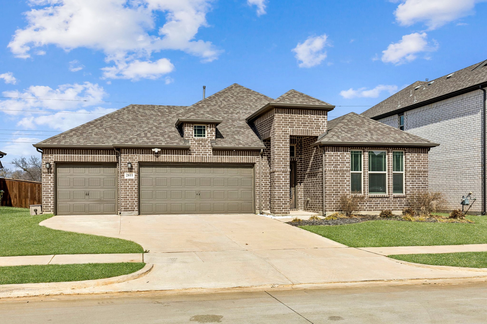 2811 Grand Lookout Lane