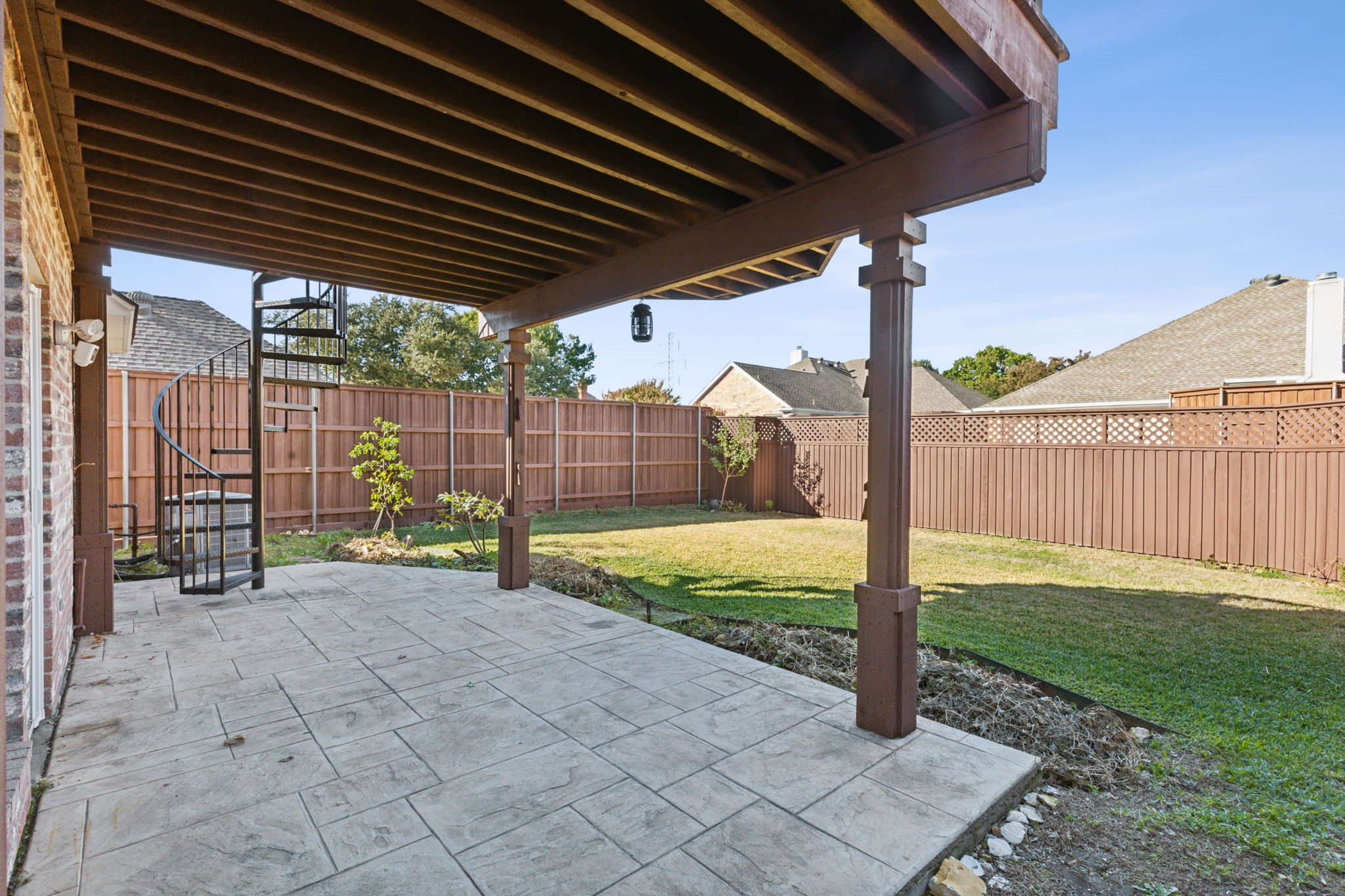 3831 Walden Way