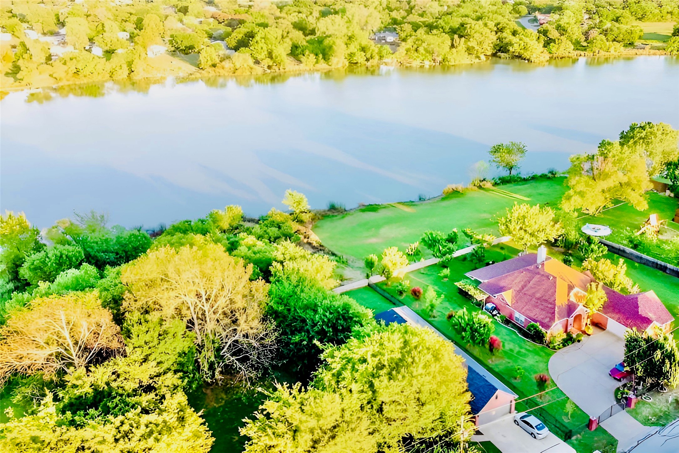 511 Lakeside Drive