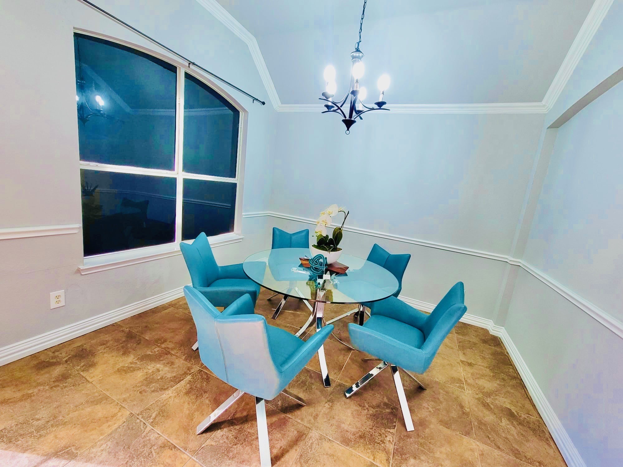 511 Lakeside Drive
