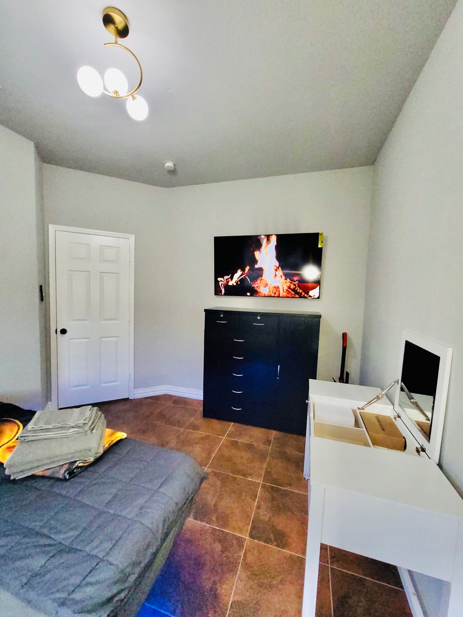 511 Lakeside Drive