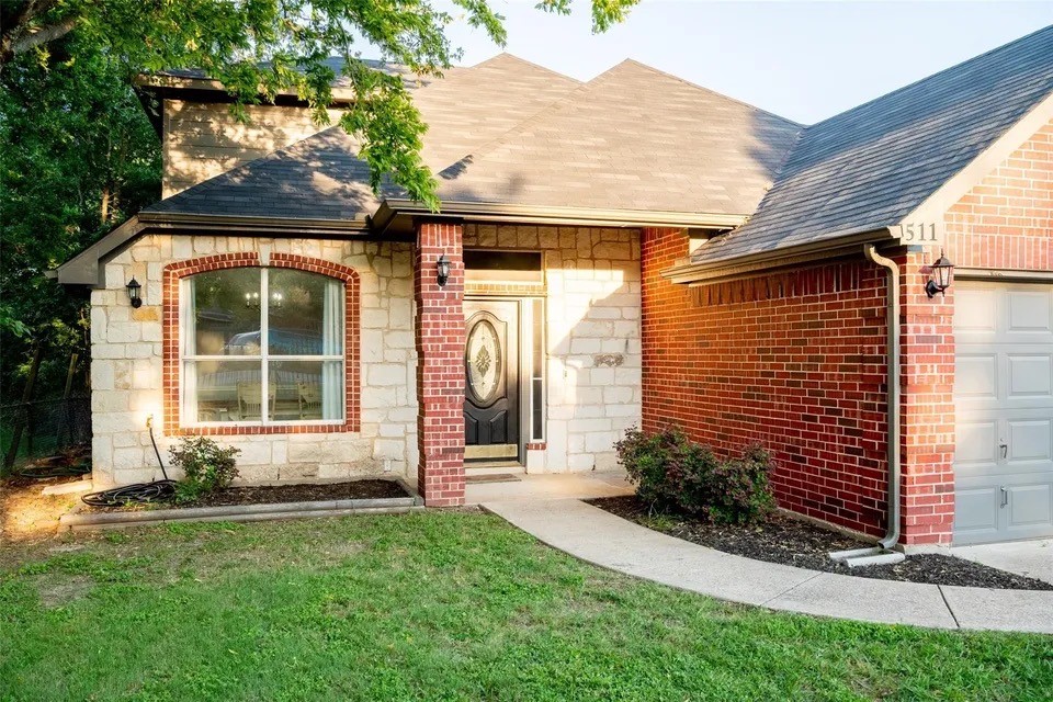 511 Lakeside Drive