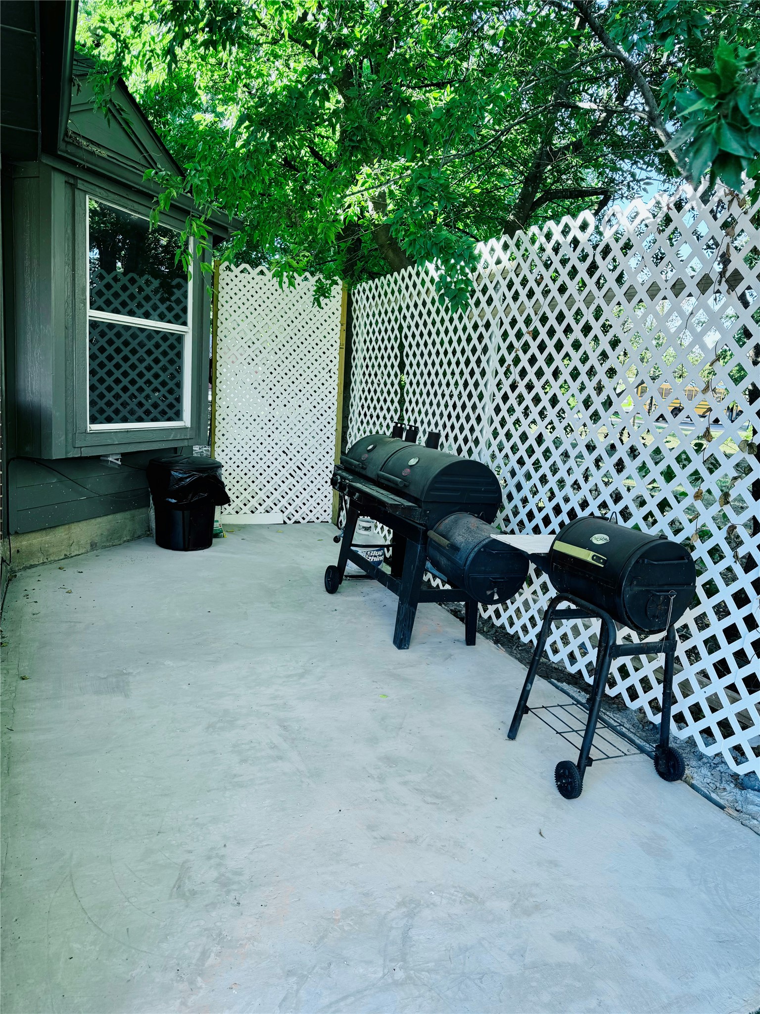 511 Lakeside Drive