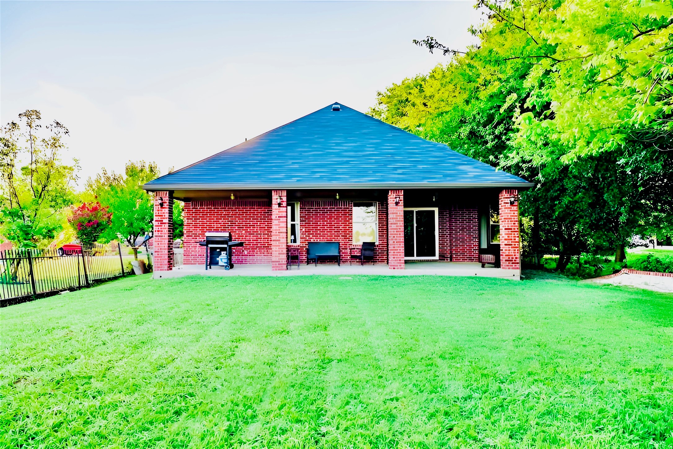 511 Lakeside Drive