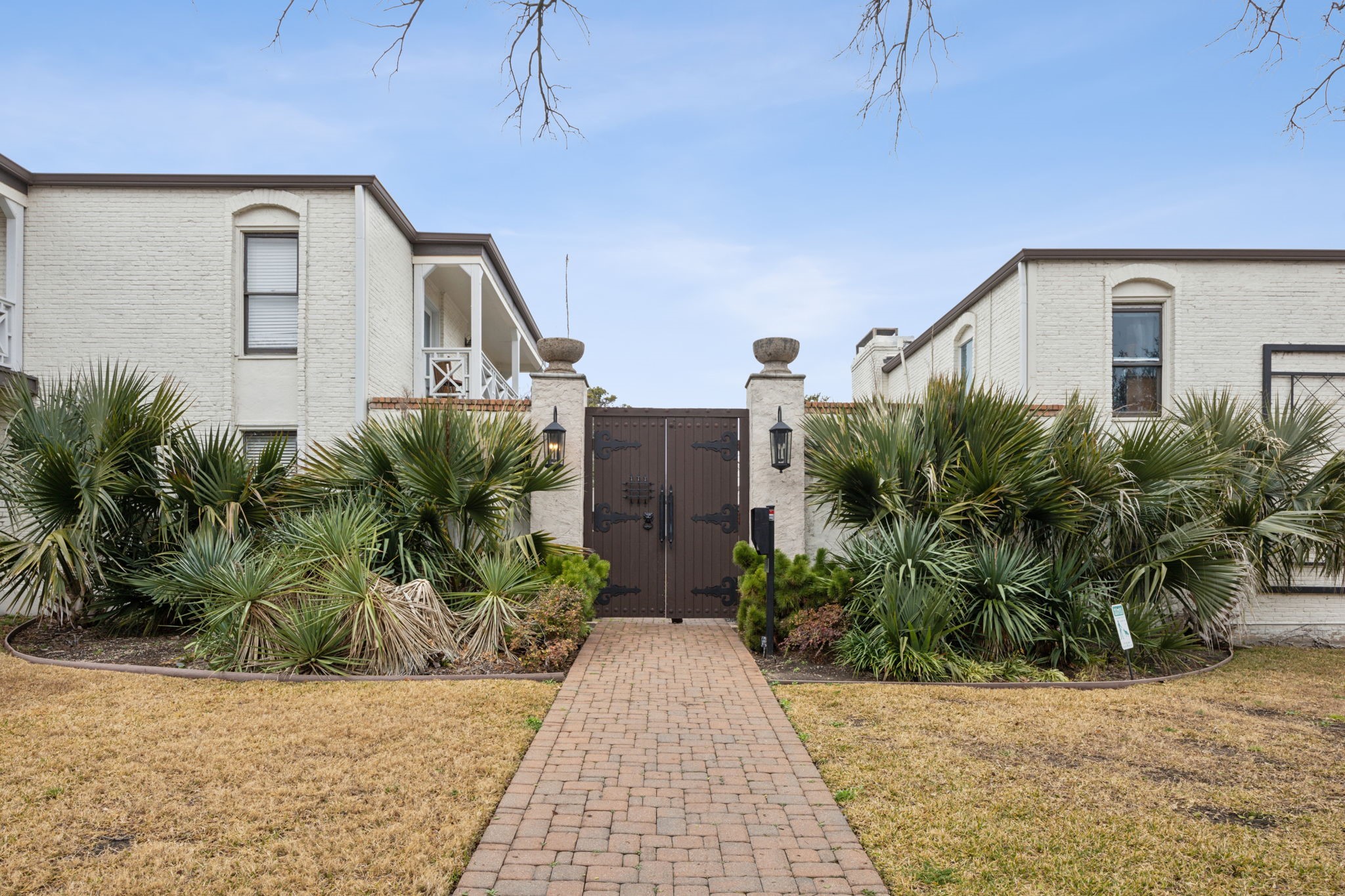 5931 E University Boulevard 123