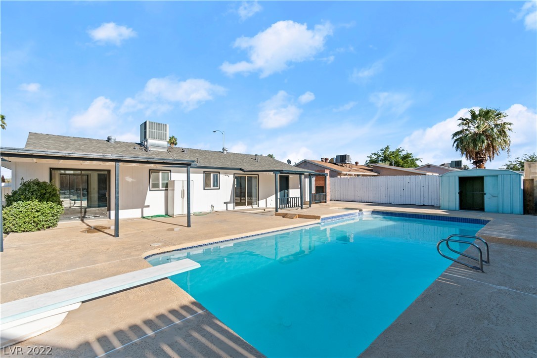 417 North Torrey Pines Drive