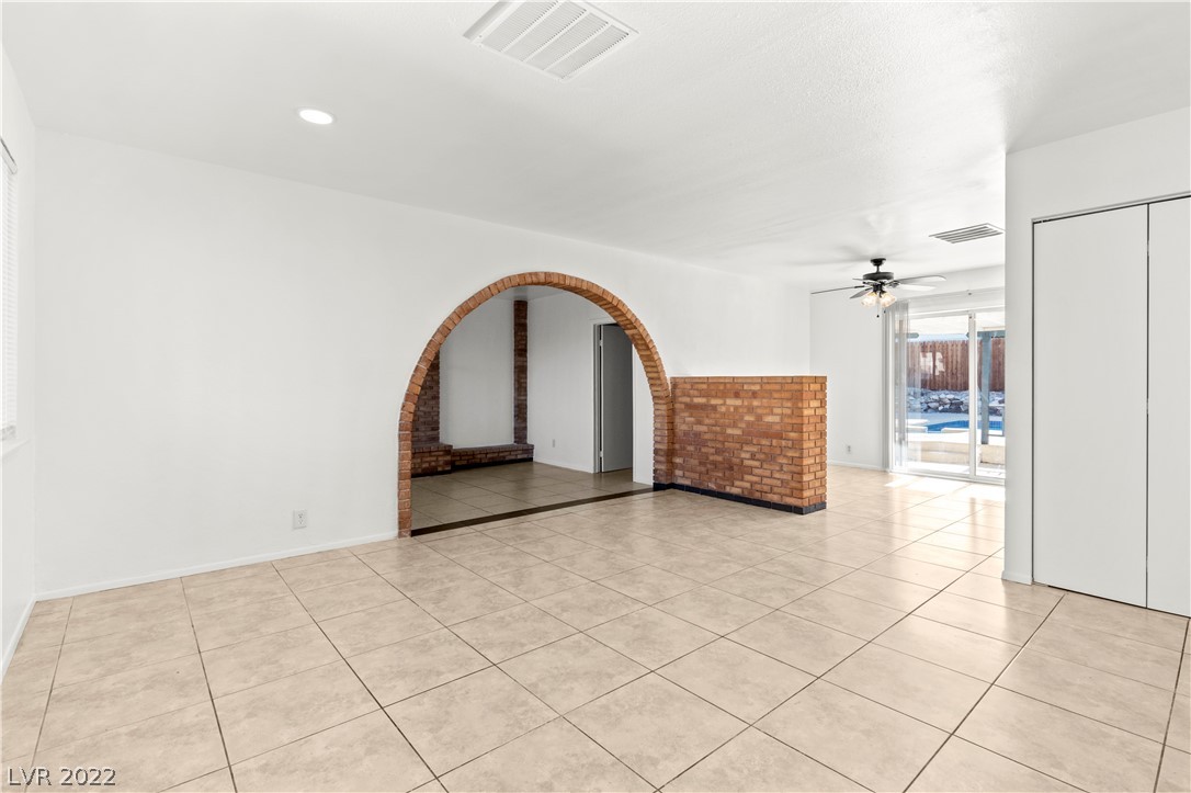 417 North Torrey Pines Drive