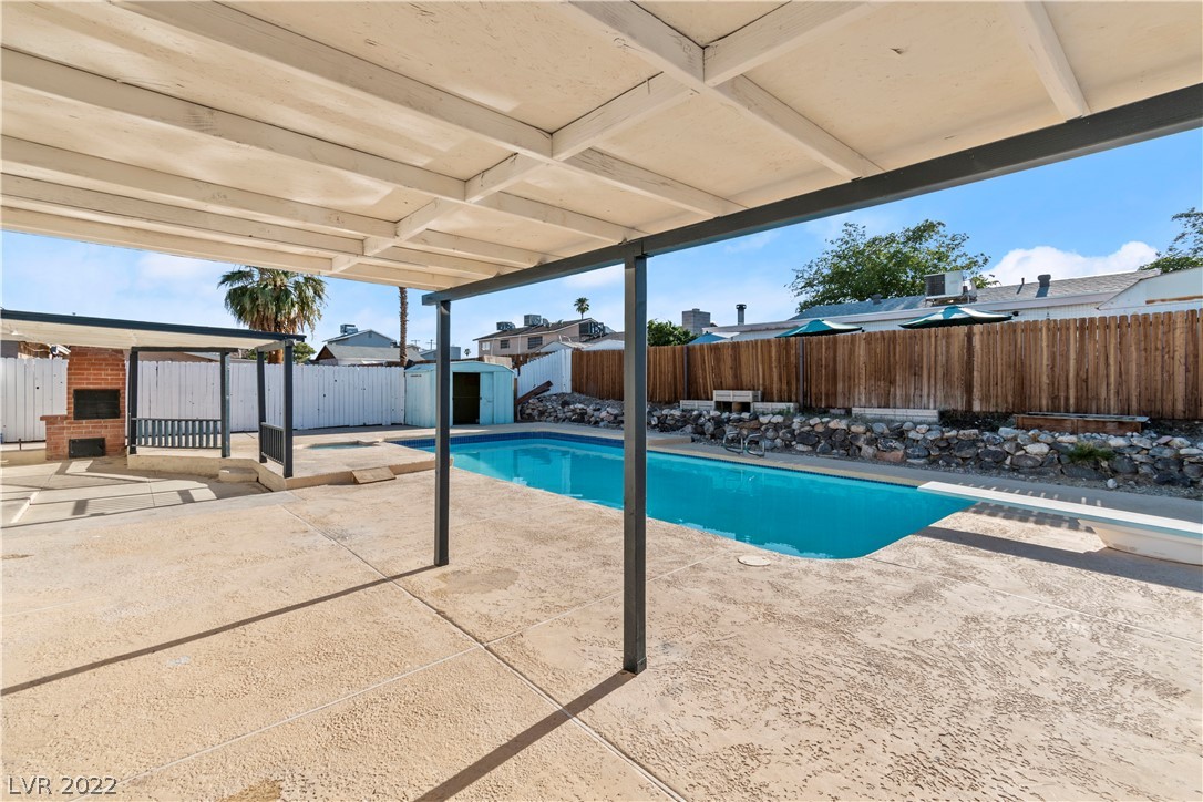 417 North Torrey Pines Drive