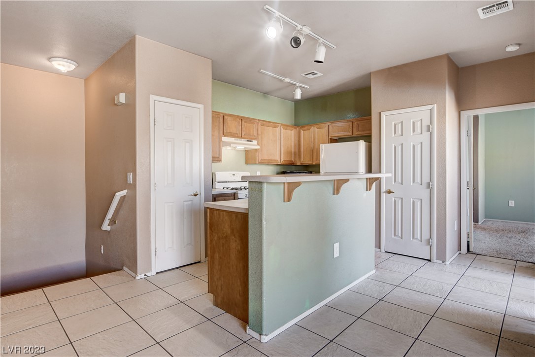 6170 East Sahara Avenue 1015
