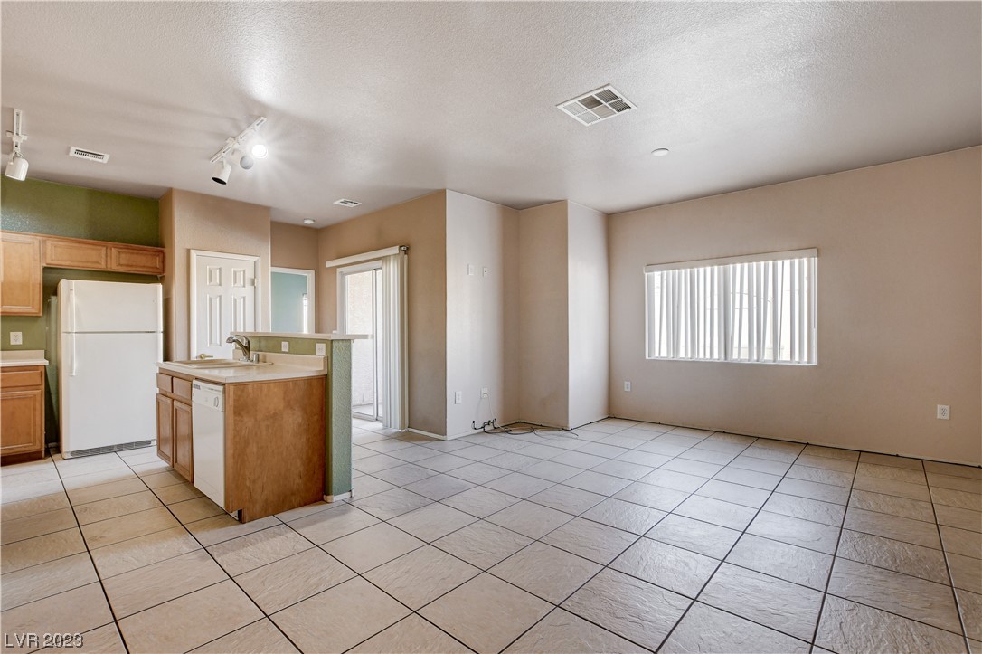 6170 East Sahara Avenue 1015