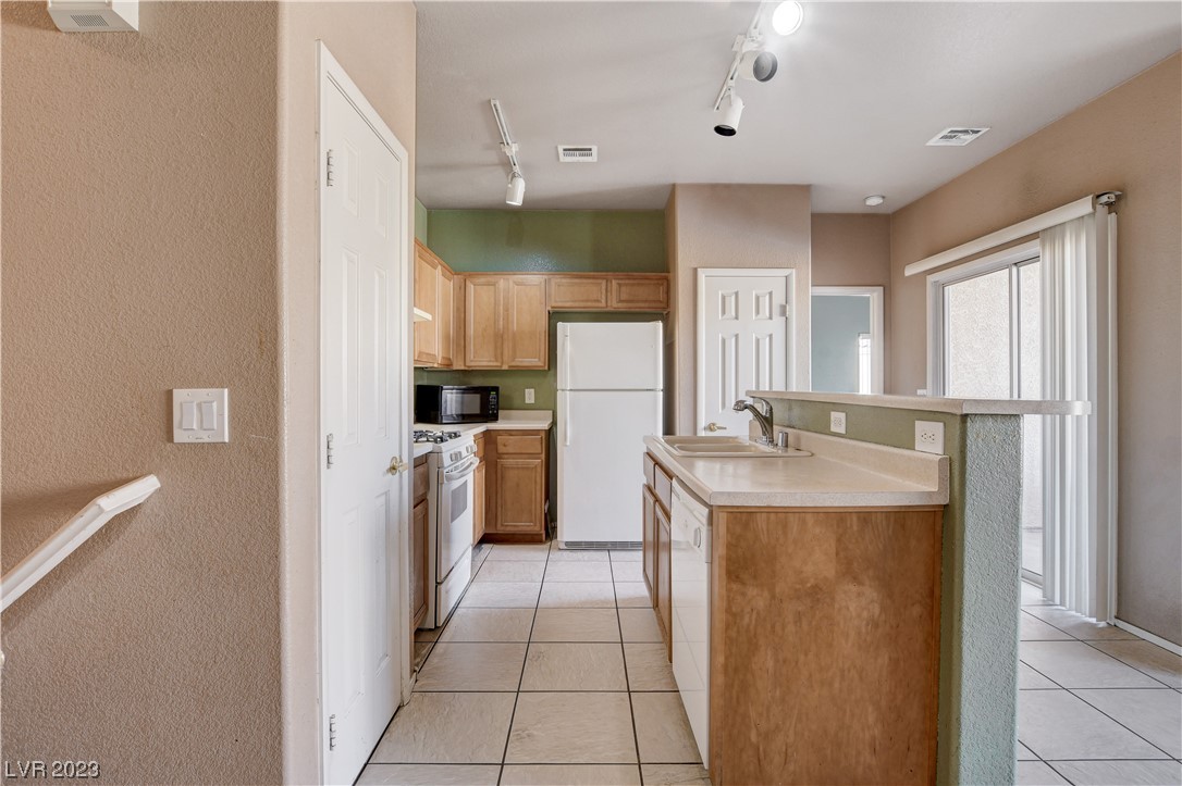 6170 East Sahara Avenue 1015