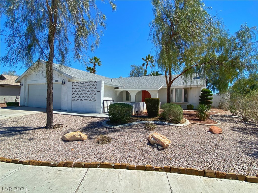 905 Shadow Mountain Place