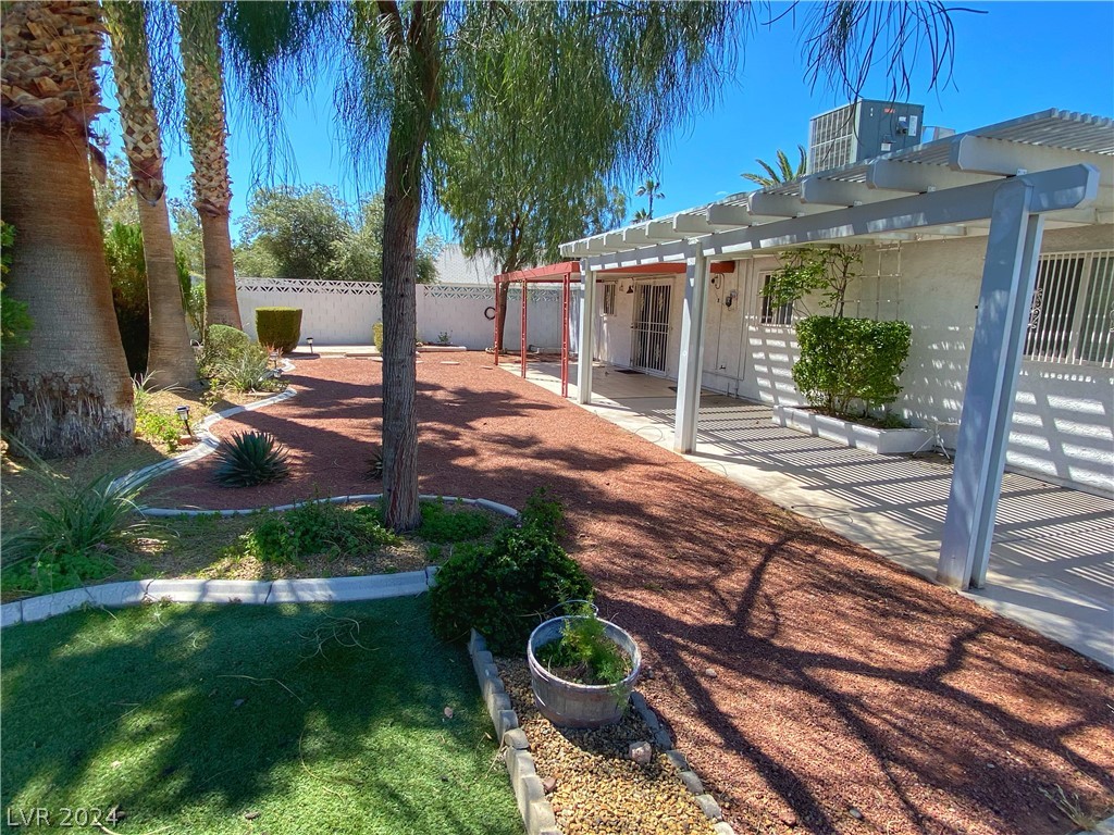 905 Shadow Mountain Place