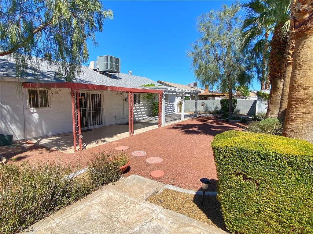 905 Shadow Mountain Place