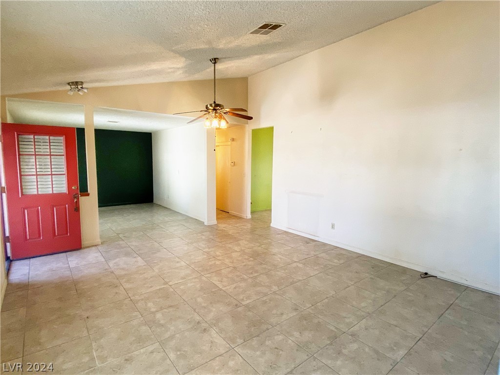 905 Shadow Mountain Place
