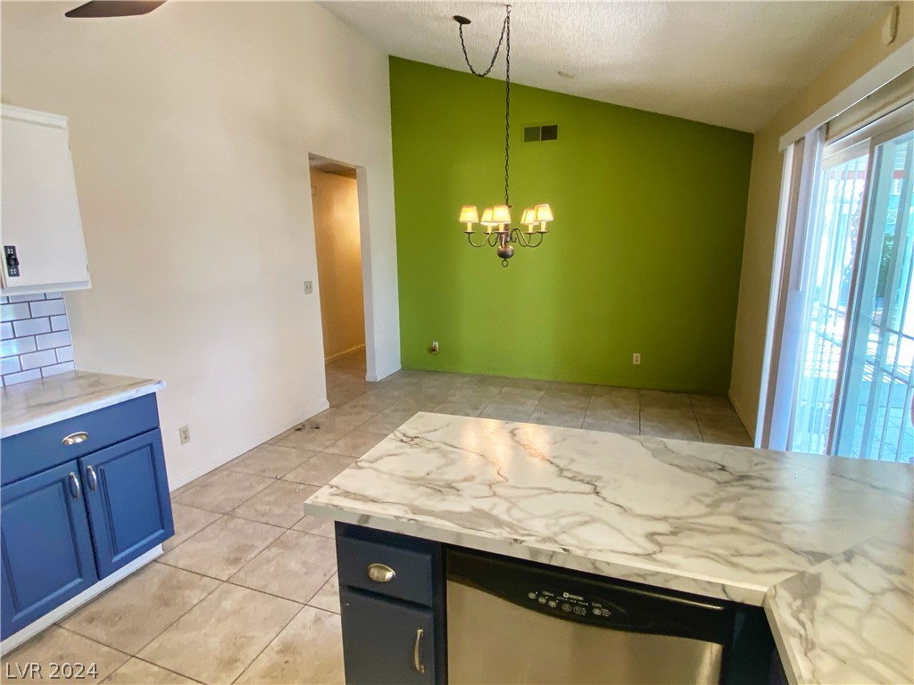 905 Shadow Mountain Place