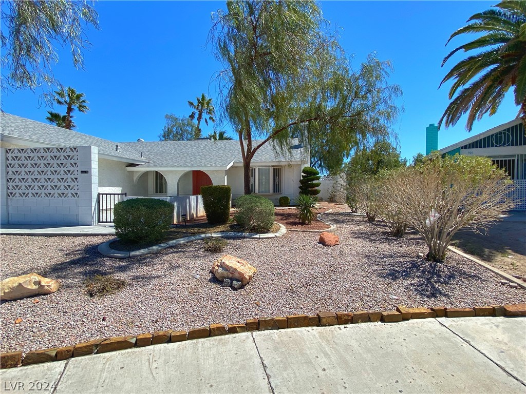 905 Shadow Mountain Place