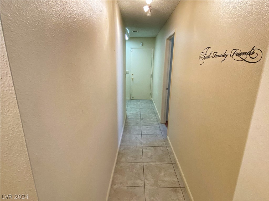 905 Shadow Mountain Place