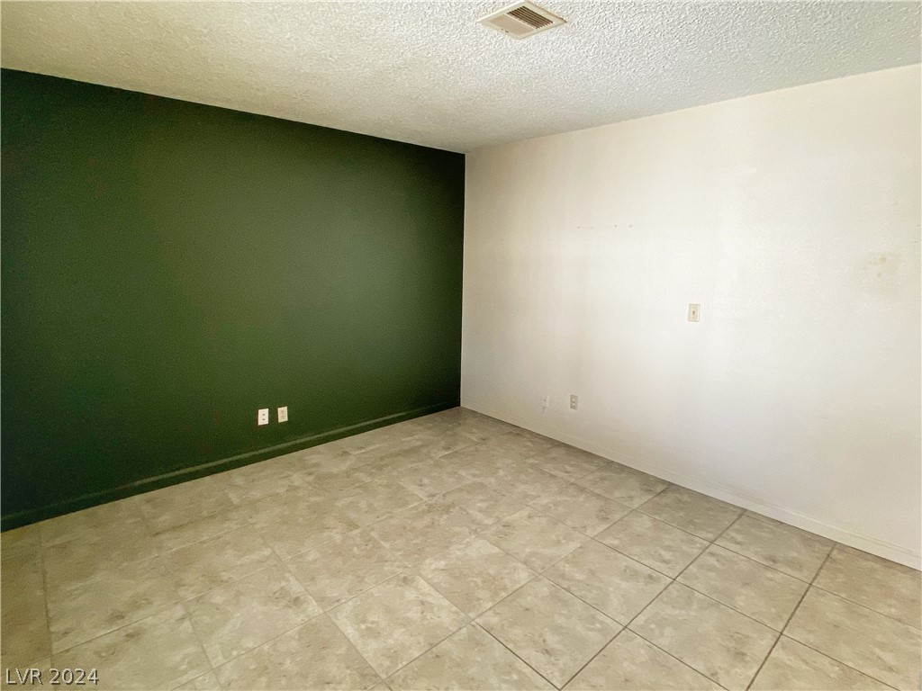 905 Shadow Mountain Place