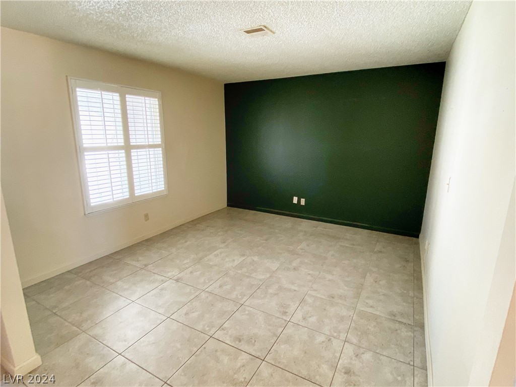 905 Shadow Mountain Place