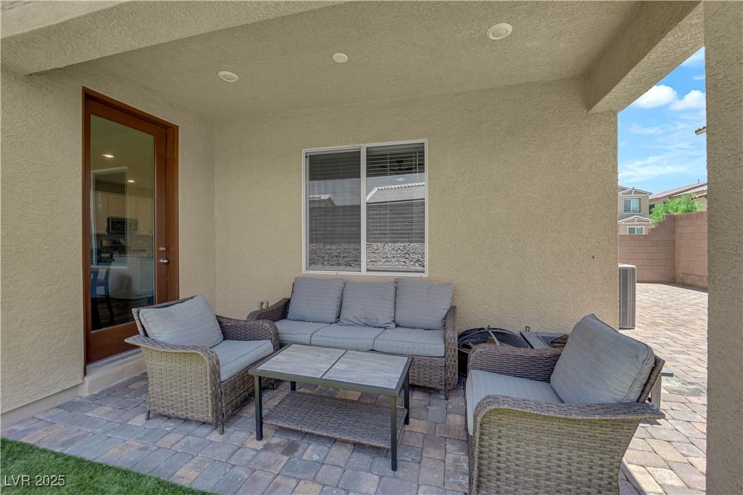 4833 Royal Magnolia Street