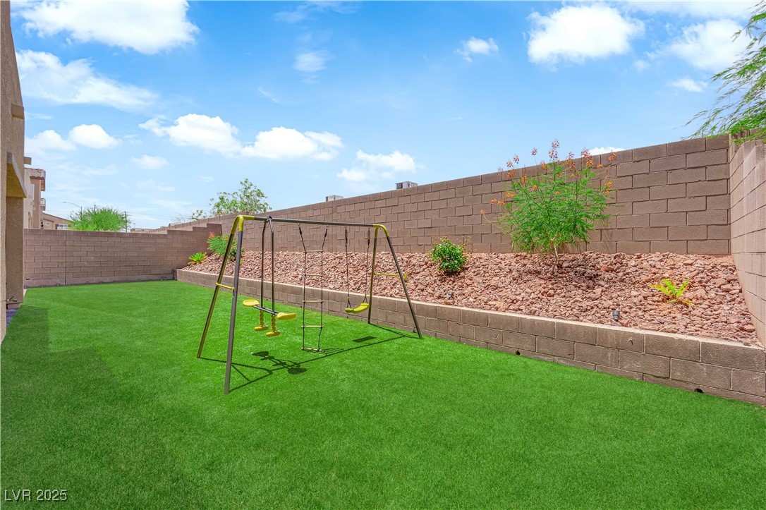 4833 Royal Magnolia Street