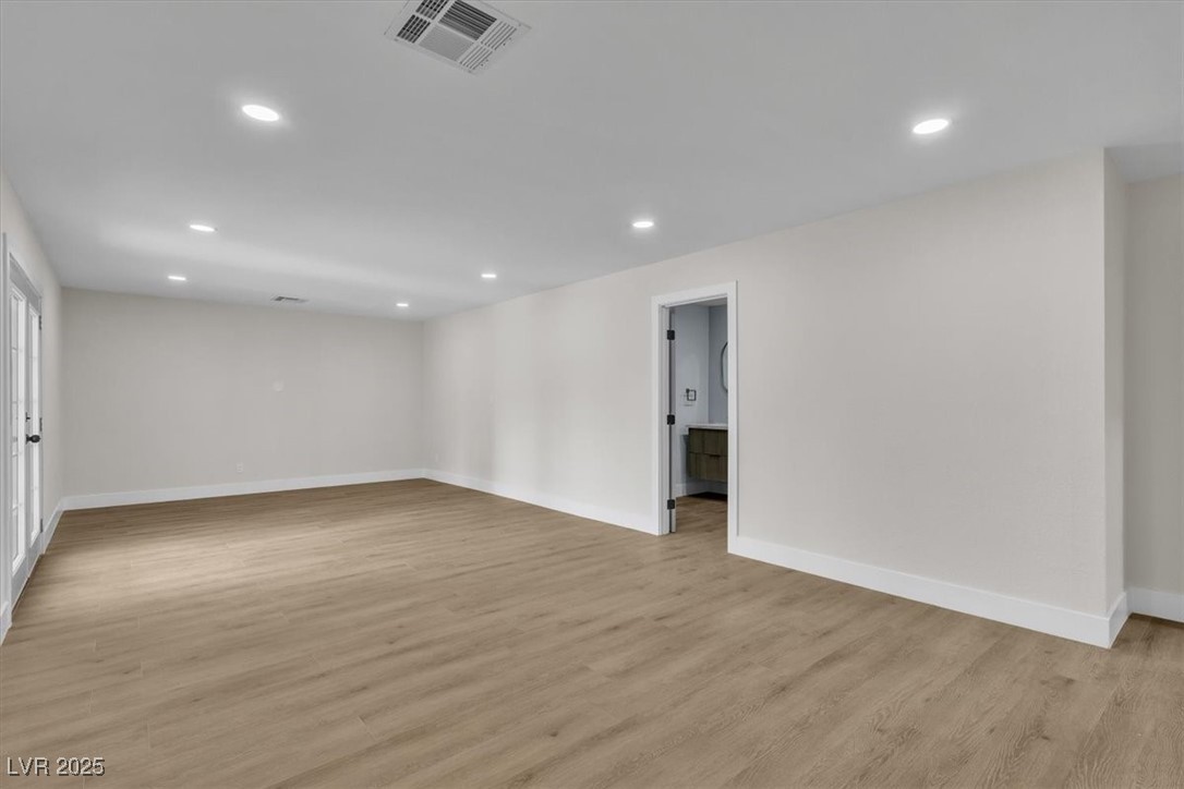 2504 Llewellyn Drive